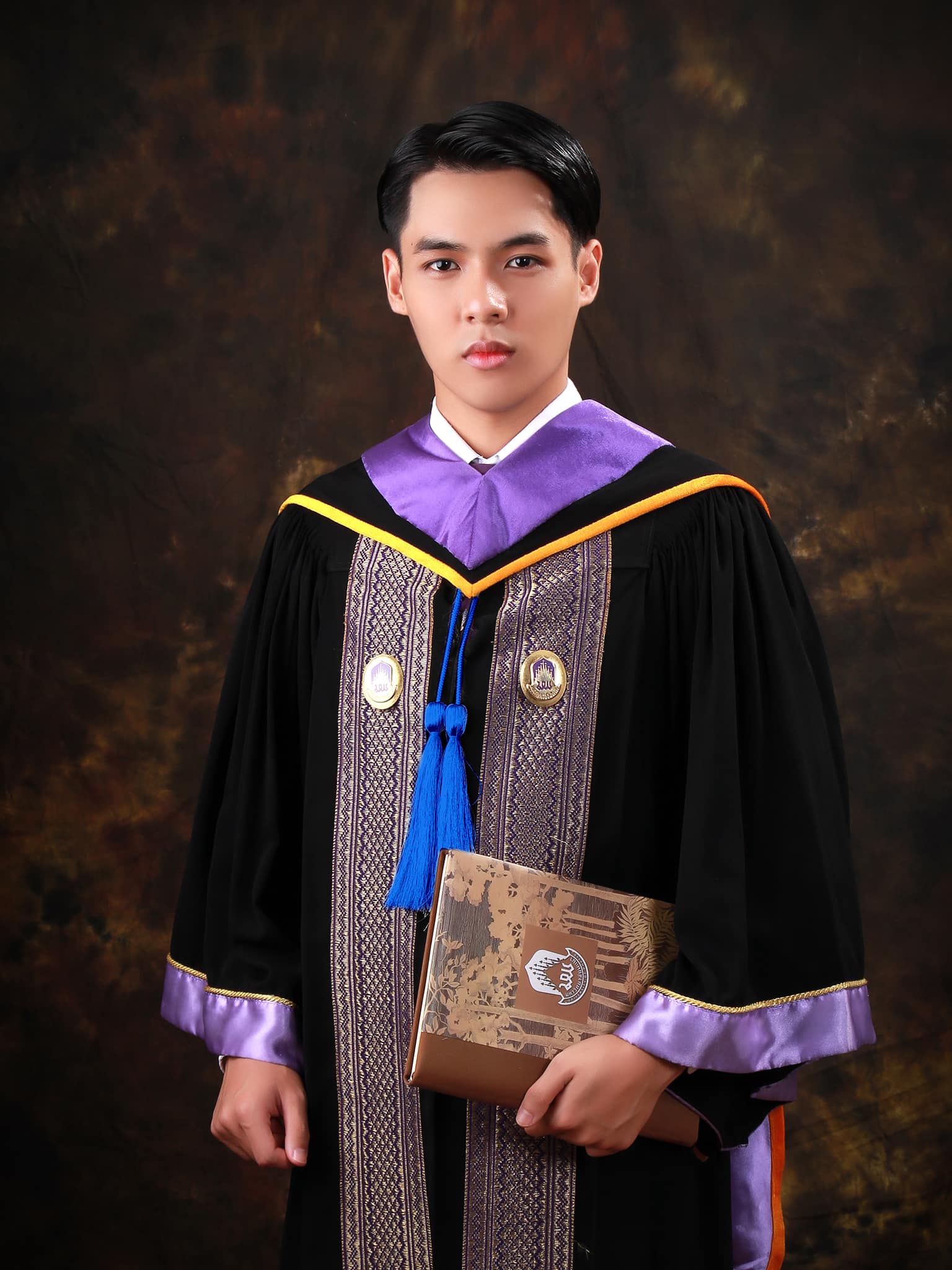 บริการถ่ายภาพในชุดครุย